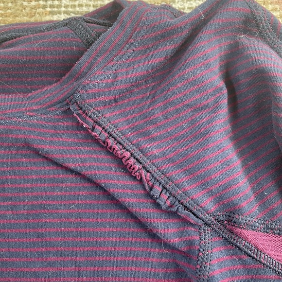 Lululemon long sleeve sz 4 - Picture 3 of 3